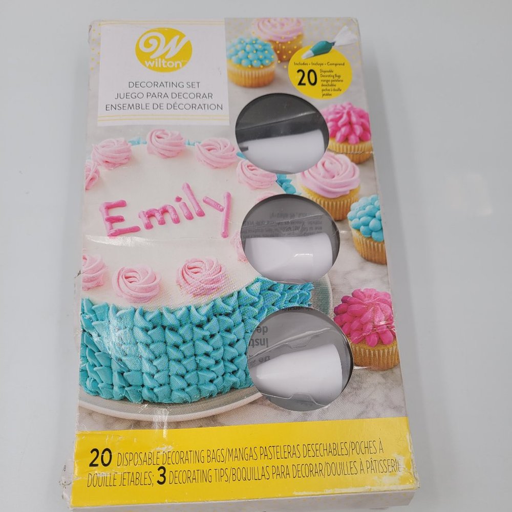 Wilton Decorating Kit 2104-2578 Disposable Bags an